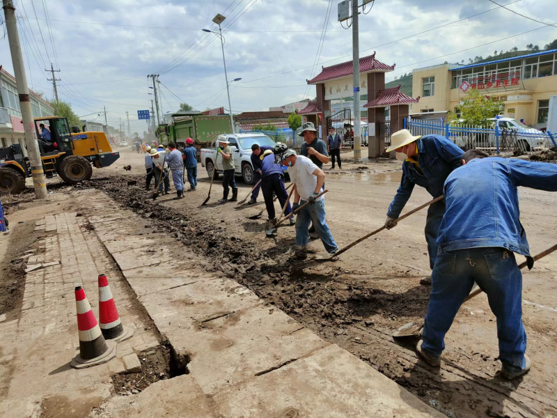 情系家鄉(xiāng)為人民 抗洪救災(zāi)勇?lián)?dāng)&mdash;&mdash;物產(chǎn)工投公司黨員干部、團(tuán)員青年奔赴災(zāi)區(qū)第一線搶險救災(zāi)