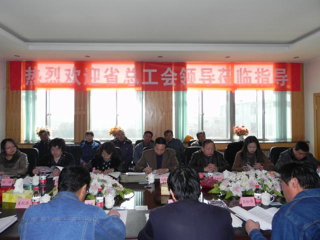 深入車間班組、&ldquo;零距離&rdquo;接觸職工、體驗職工生活、傾聽職工心聲